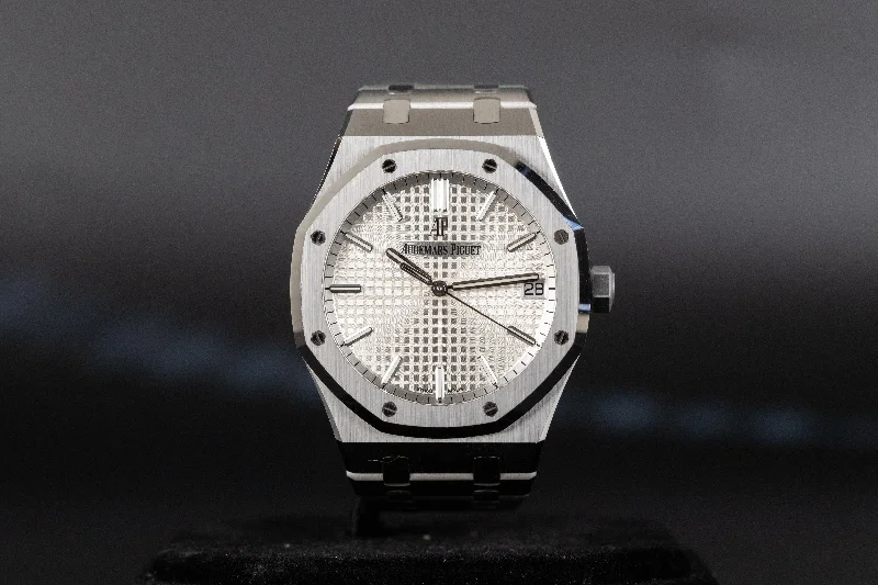 Audemars Piguet<br>15500ST Royal Oak White Dial