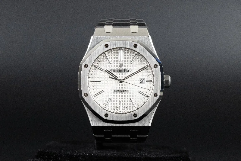 Audemars Piguet<br>15400ST Royal Oak White Dial