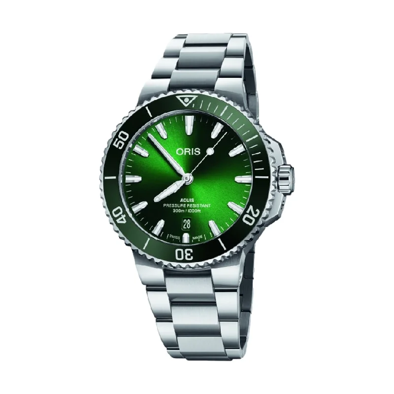 Aquis Date 2024 41.5mm - Green on Bracelet